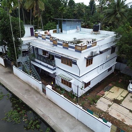 Paddy N Canal Homestay Alappuzha Ngoại thất bức ảnh